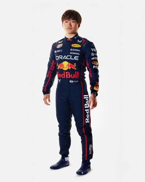 Цунода выложил фото в форме «Ред Булл»: «Готов к вызову»