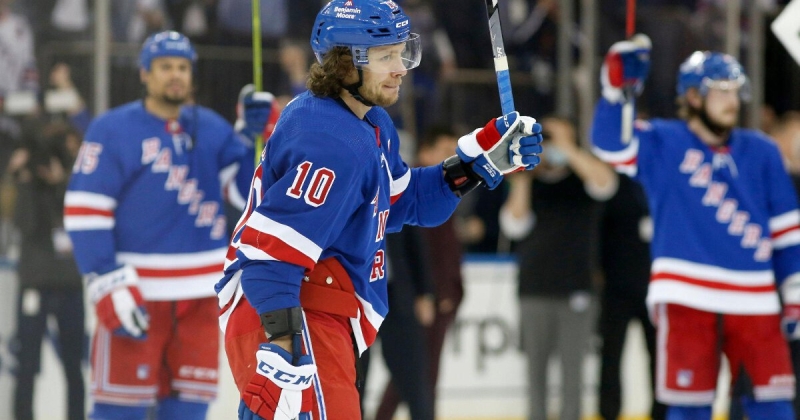 Панарин набрал 1+1 с «Торонто», продлив серию с очками до 11 матчей. У него 75 баллов в 68 играх