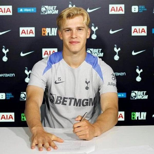 Бергвалль продлил контракт с «Тоттенхэмом» до 2031 года