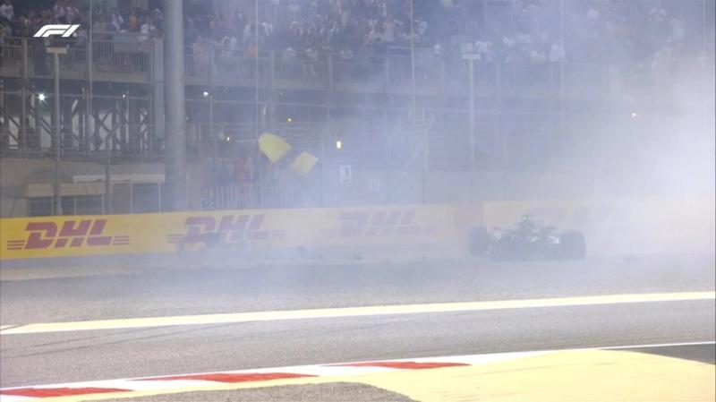 Окон разбил болид, квалификация в Бахрейне прервана красными флагами