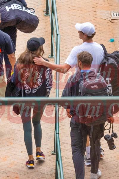 Синнер встречается с моделью Ларой Лейто (Chi)