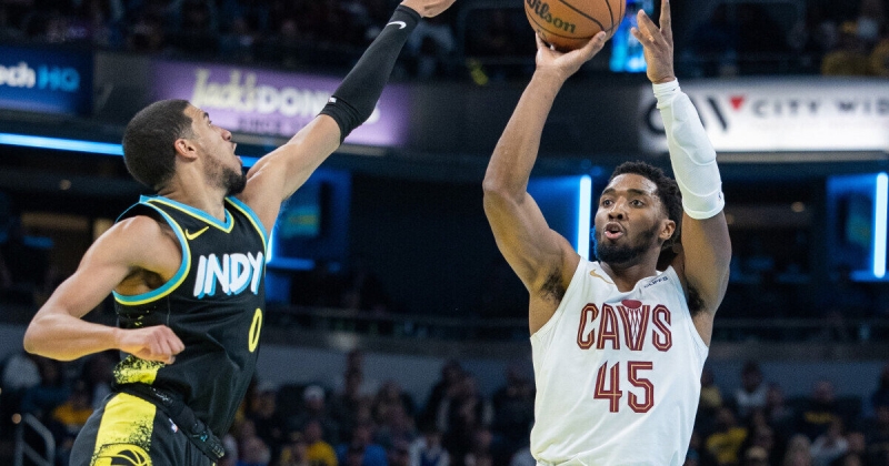 43 очка Донована Митчелла помогли «Кливленду» разгромить «Индиану» и сократить отставание в серии